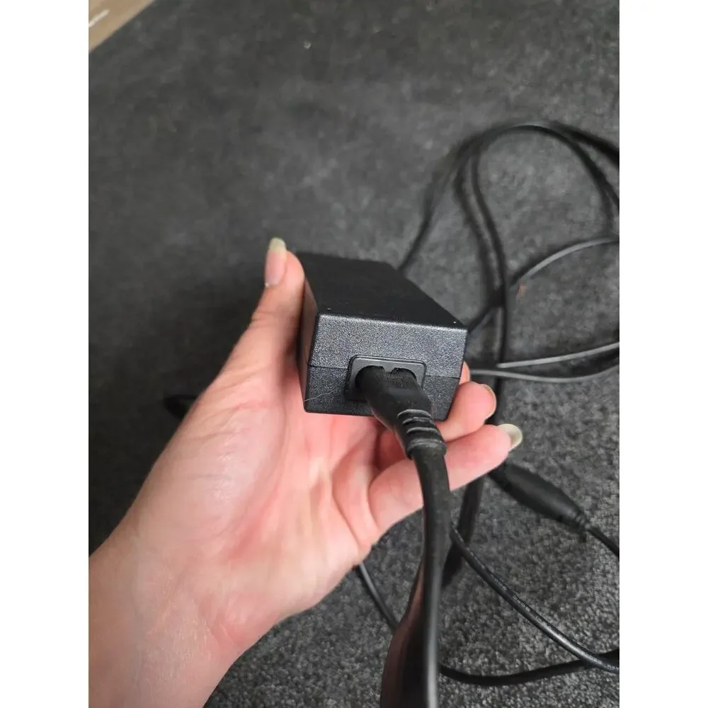 Samsung AC/DC Adapter Power Supply A2514_FPN 14V USED